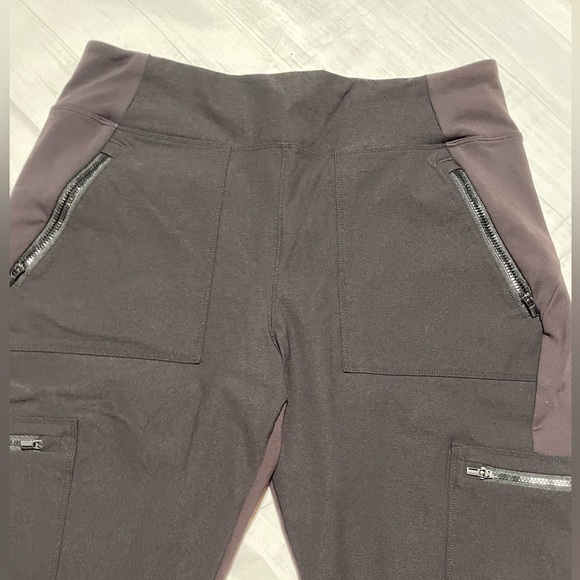 Athleta Headlands Hybrid Cargo II Tight Leggings. Size 14. - Picture 5 of 12